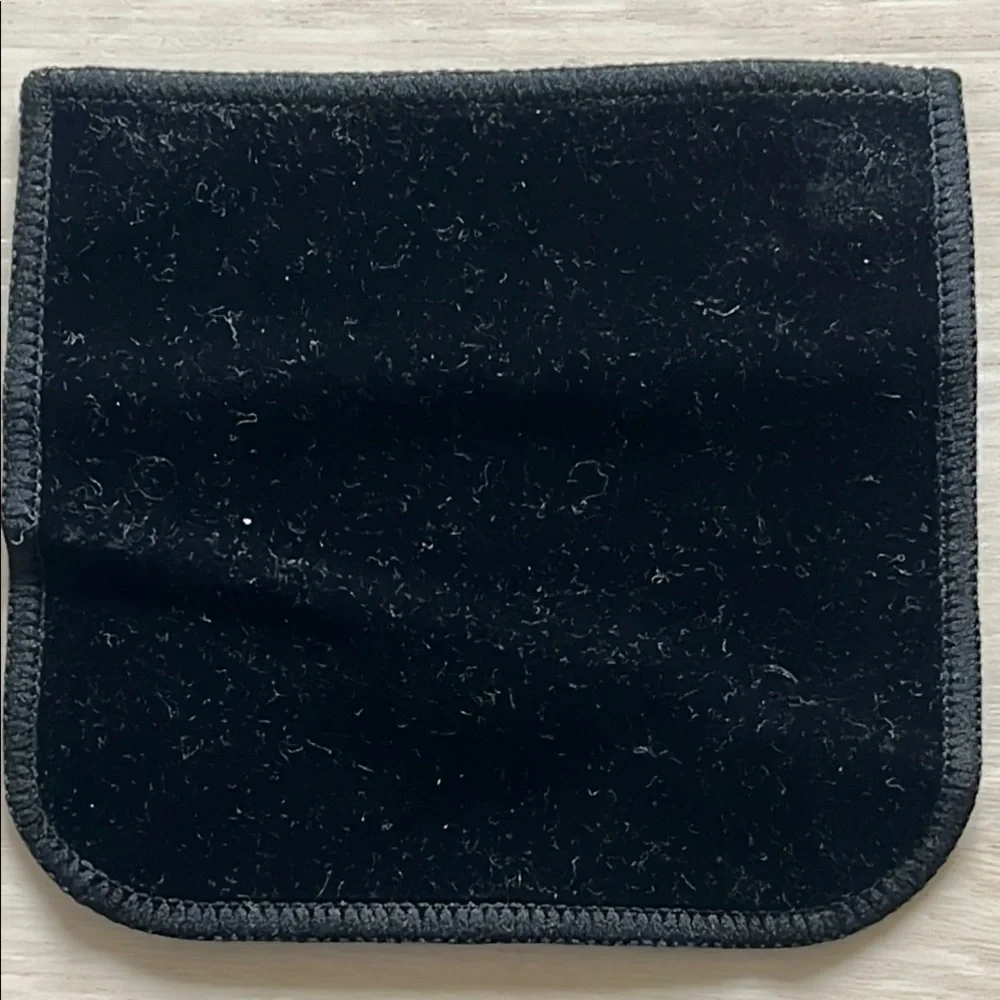 CHANEL :: POUCH